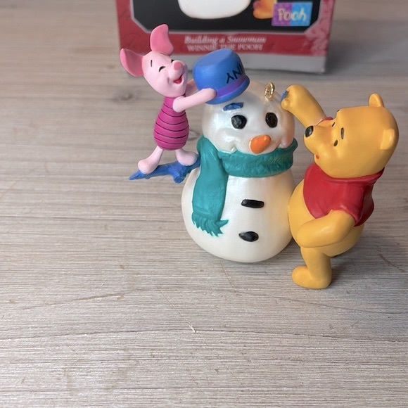 1998 HALLMARK Keepsake Disney Winnie the Pooh Collection Christmas Ornament - Picture 6 of 9